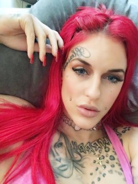 everly from California,United States